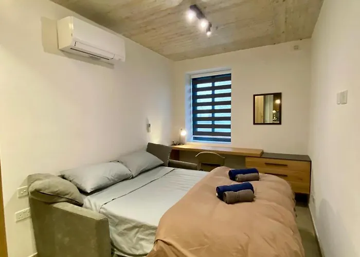 Cosy Modern In Il-gzira Apartmán *