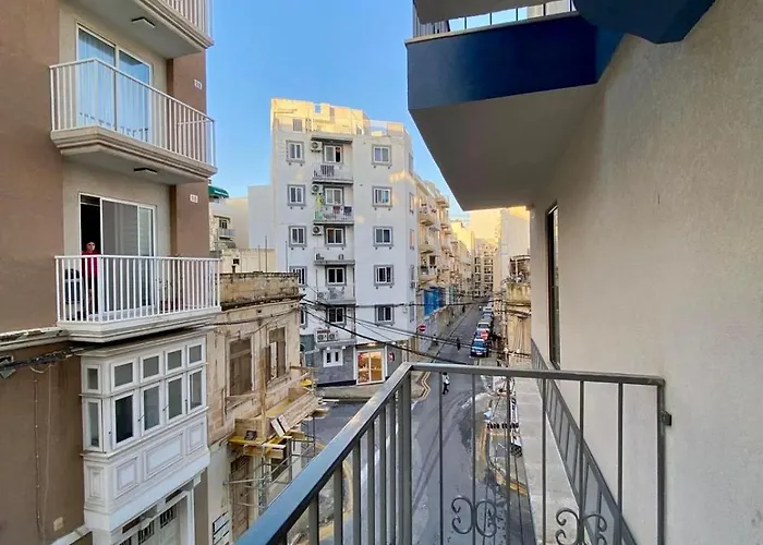 Cosy Modern In Il-gzira * Gzira