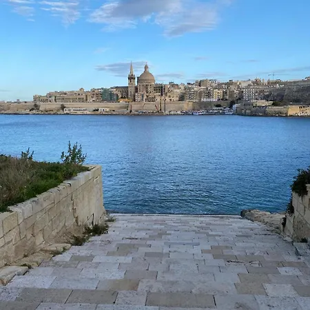 Cosy Modern In Il-gzira Apartment Gzira
