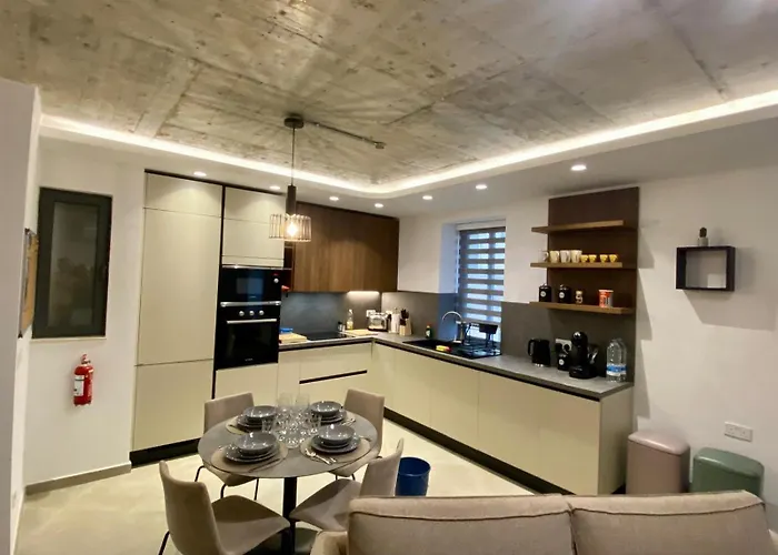 Cosy Modern In Il-gzira